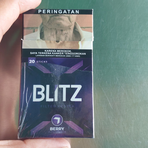Rokok Blitz Berry
